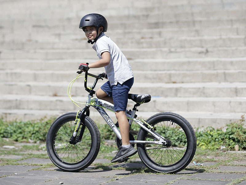 Sepeda Wimcycle Bigfoot Size 16" dapat dipilih untuk anak usia 4-6 tahun